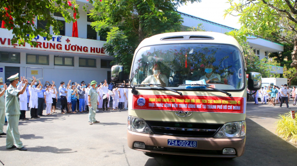 Đoàn thầy thuốc Bệnh viện Trung ương Huế lên đường hỗ trợ TP Hồ Chí Minh chống dịch -0