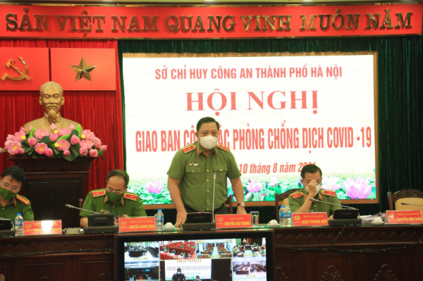 Hanoi police well perform dual-task in COVID-19 period -0