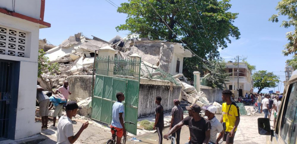 Haiti đổ nát sau thảm kịch động đất -1