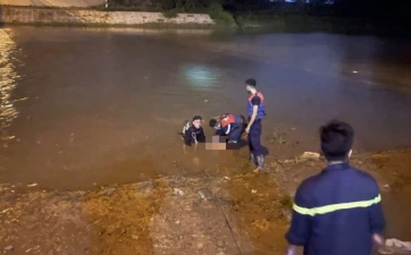Tích cực tìm kiếm nạn nhân bị đuối nước trên sông Thương vì cứu bạn -0