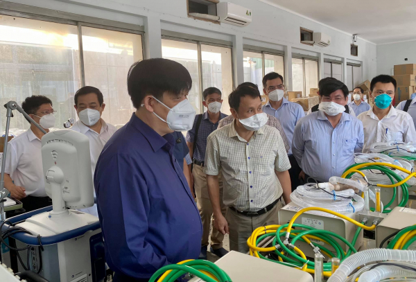 Bộ Y tế bổ sung thêm nhân lực chất lượng điều trị bệnh nhân COVID-19 tại TP Hồ Chí Minh -0