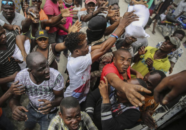 Đau lòng cảnh khốn khổ của người dân Haiti sau trận động đất kinh hoàng -3