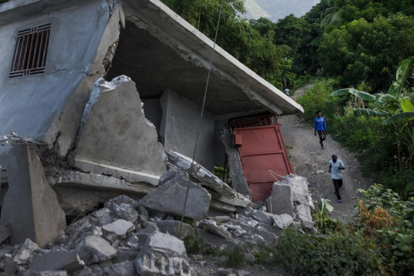 Đau lòng cảnh khốn khổ của người dân Haiti sau trận động đất kinh hoàng -7