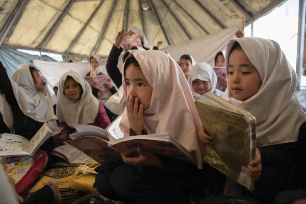 Nga: Nữ sinh vẫn đi học, Kabul an toàn hơn nhờ Taliban -0
