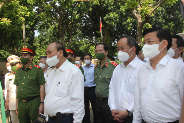 Chủ tịch nước Nguyễn Xuân Phúc kiểm tra công tác đặc xá tại Trại giam Ngọc Lý -1