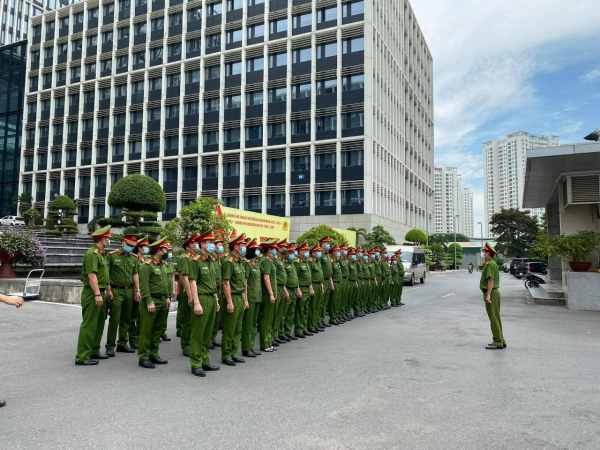 Xúc động những chiến sĩ lên đường vào TP Hồ Chí Minh phòng, chống dịch COVID-19 -1