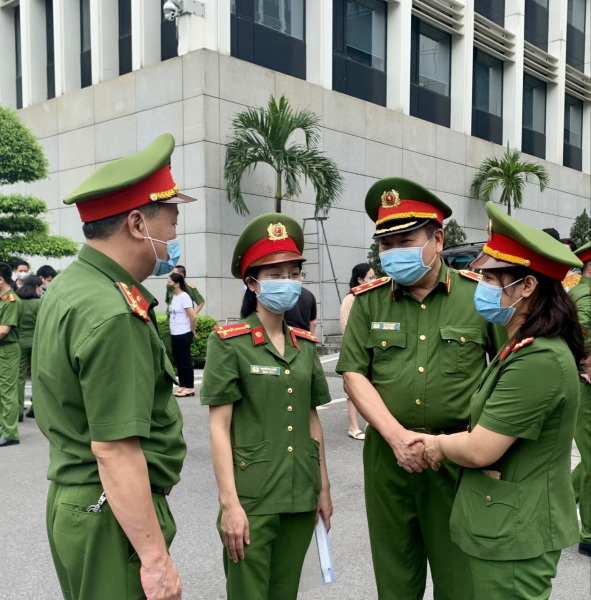 Xúc động những chiến sĩ lên đường vào TP Hồ Chí Minh phòng, chống dịch COVID-19 -0