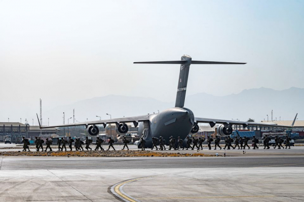 Mỹ đã sơ tán hơn 17.000 người khỏi Kabul  -0