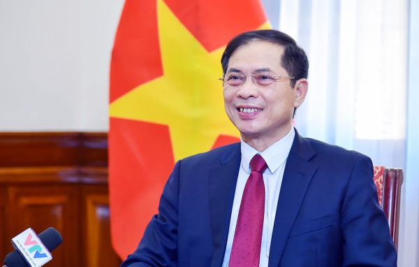 Kết luận của Bộ Chính trị về công tác người Việt Nam ở nước ngoài trong tình hình mới -0