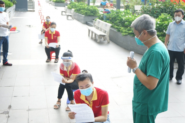 TP Hồ Chí Minh tăng cường hướng dẫn người dân tự làm xét nghiệm COVID-19 -0