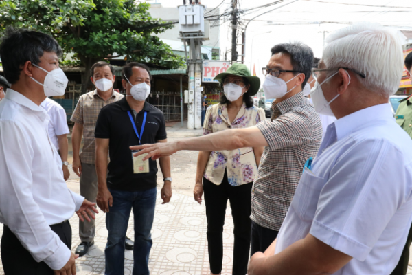 Phó Thủ tướng Chính phủ Vũ Đức Đam kiểm tra công tác phòng, chống dịch tại Bình Dương -0