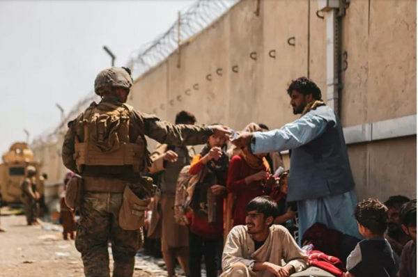 Taliban ngăn người dân Afghanistan rời khỏi đất nước  -0