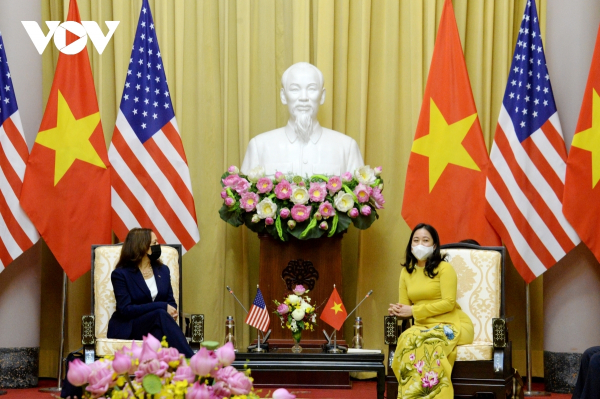 Vietnamese Vice President welcomes her US counterpart in Hanoi -2