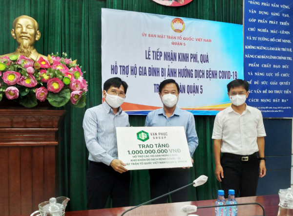 Van Phuc Group tiếp tục ủng hộ 2,2 tỉ đồng hỗ trợ các hoàn cảnh khó khăn do dịch bệnh COVID -19 -0