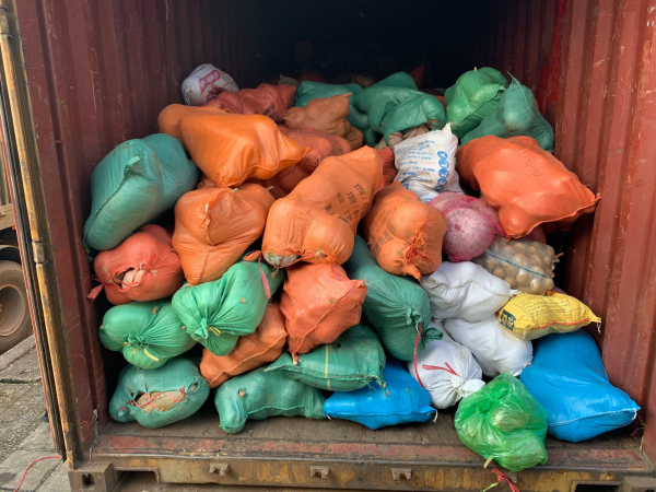 105 tấn nông sản chạy tàu đêm vào Nam hỗ trợ người dân vùng dịch -0