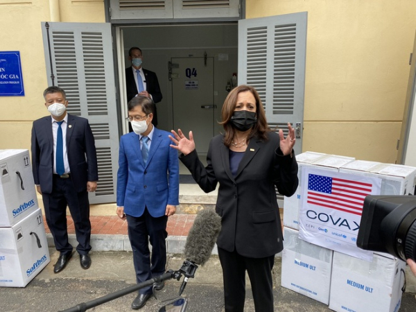 US hands over donated Pfizer vaccine to Vietnam -0