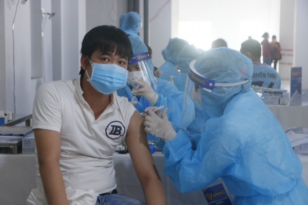 Bình Dương tiếp nhận 1 triệu liều vắc xin Vero Cell từ TP. Hồ Chí Minh -0