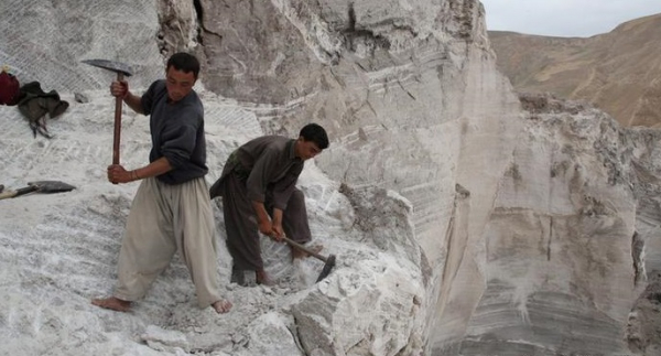 Ai chia “Miếng bánh” tài nguyên ở Afghanistan? -0