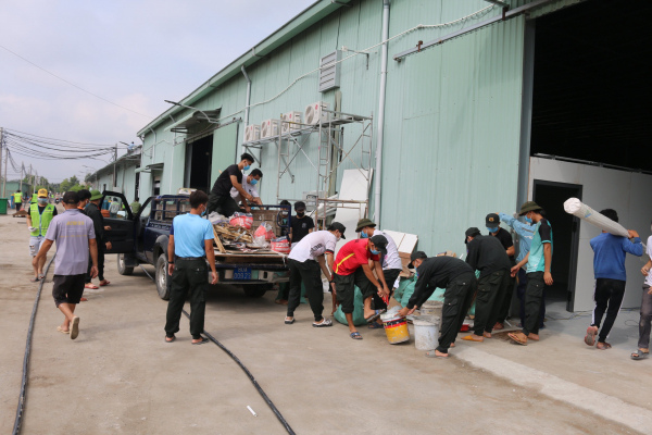 Gần 1.500 lượt Cảnh sát cơ động gấp rút thi công Bệnh viện dã chiến Phước Lộc -1