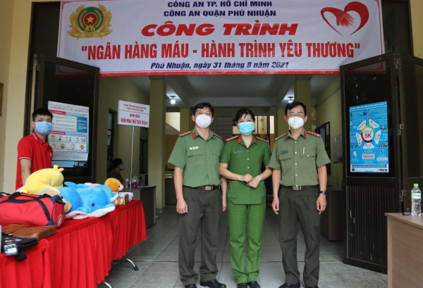 Công an quận Phú Nhuận thực hiện công trình “Ngân hàng máu - Hành trình yêu thương” -2