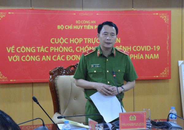 Deputy Minister Le Quoc Hung chairs online meeting with southern police on COVID-19 control -0