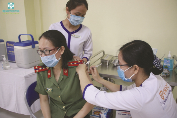 Đà Nẵng triển khai tiêm vaccine phòng COVID-19 cho hơn 92.000 người -0