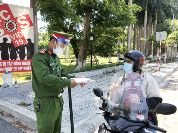 Danang deploys QR code pass for controlling people -0
