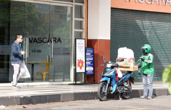 HCM City allows food and drink takeaway services -0