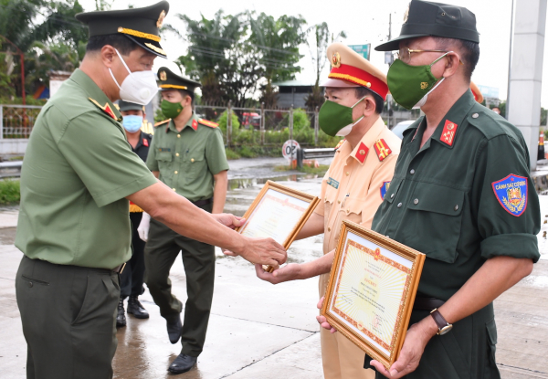 Bộ Công an tặng bằng khen 2 tập thể, 5 cá nhân thuộc Công an tỉnh Tiền Giang -0
