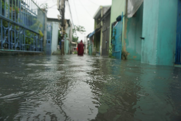 Nhiều nhà dân ở Đà Nẵng bị ngập sâu do mưa lớn -2