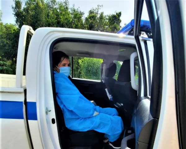 CSGT dùng xe đặc chủng đưa sản phụ đến bệnh viện an toàn  -1