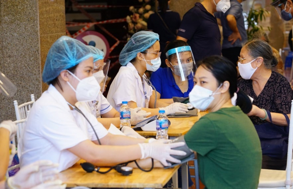 Sáng nay Hà Nội chỉ có 2 ca mắc mới, đã có hơn 6,25 triệu liều vaccine được tiêm -0