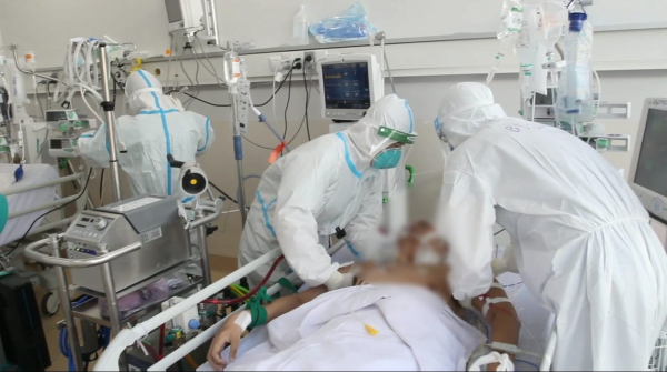 Cuộc chiến sinh tử trong phòng ICU -0