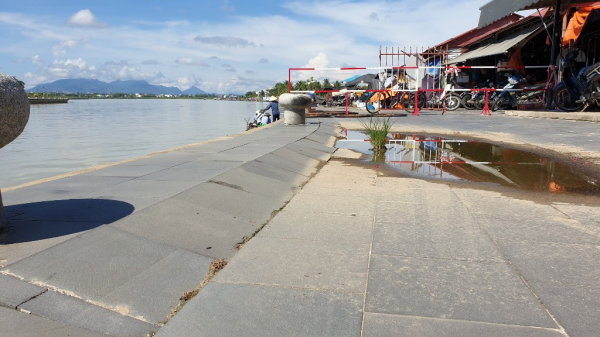 Hội An khẩn cấp khắc phục tình trạng sụt lún tuyến kè ven sông Hoài trước mùa mưa bão  -0