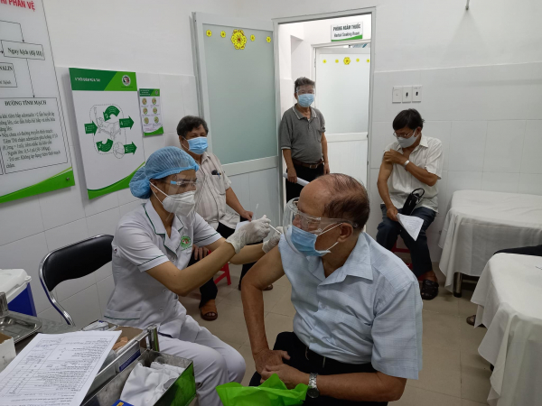 Chính phủ Nhật Bản tặng Việt Nam 400.000 liều vaccine AstraZeneca -0