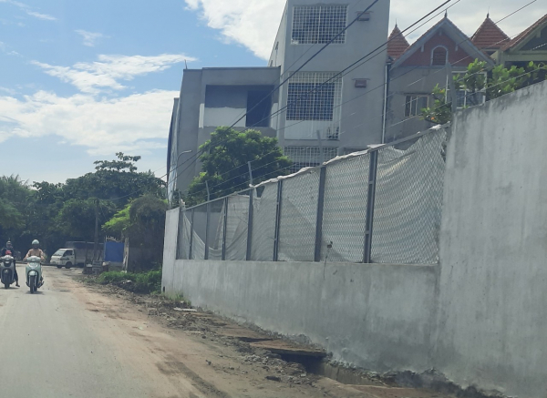 Ngang nhiên xây dựng trên hành lang bảo vệ đường ống xăng dầu -1
