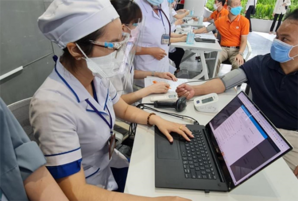 TP Hồ Chí Minh: Triển khai tiêm chủng lại bình thường với vắc xin Pfizer -0