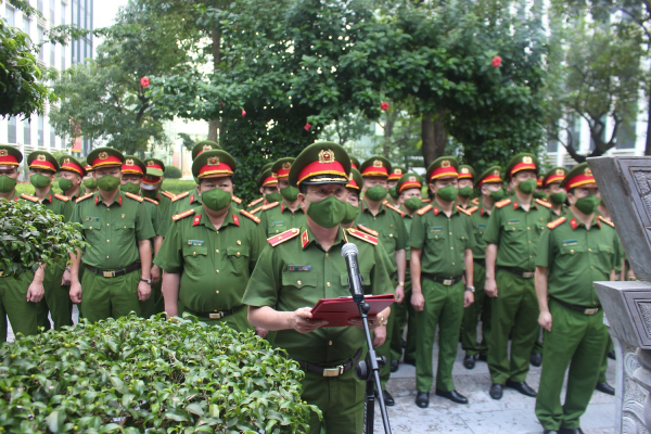 Cục Cảnh sát PCCC và CNCH dâng hương tưởng niệm Chủ tịch Hồ Chí Minh -0