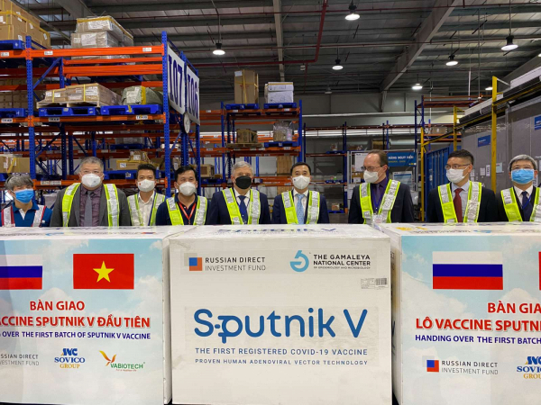Việt Nam tiếp nhận lô vaccine Sputnik V đầu tiên -0