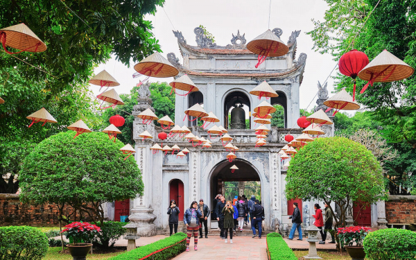 Hanoi prepares for reviving tourism activities in October -0