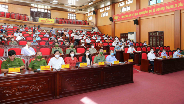 Deputy Minister Tran Quoc To meets voters of Bac Ninh -0