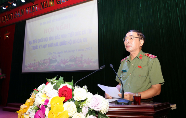 Deputy Minister Tran Quoc To meets voters of Bac Ninh -0