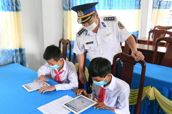 Chung tay đưa Luật Cảnh sát biển Việt Nam đi vào cuộc sống -0