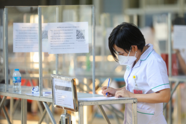 Trưa nay, Bệnh viện Hữu nghị Việt Đức thêm 2 ca mắc, tổng có 28 ca tại Hà Nội và 4 tỉnh liên quan -0