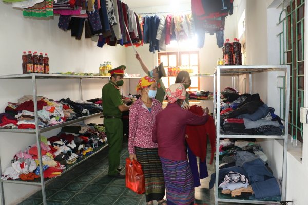 Công an tỉnh Nghệ An khai trương cửa hàng tạp hóa vì cộng đồng -1