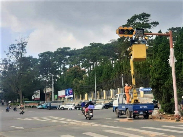 Thành phố cuối cùng của Việt Nam có đèn giao thông xanh, đỏ -0