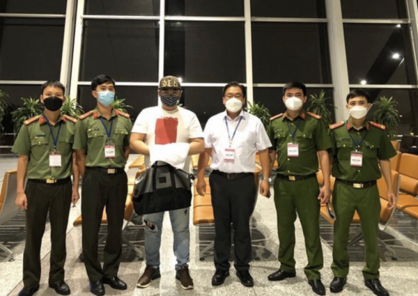 Lừa đảo ở Hàn Quốc bị bắt khi trốn truy nã tại Việt Nam -0
