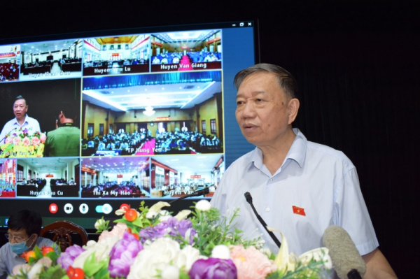 Minister To Lam meets with voters in Hung Yen  -0