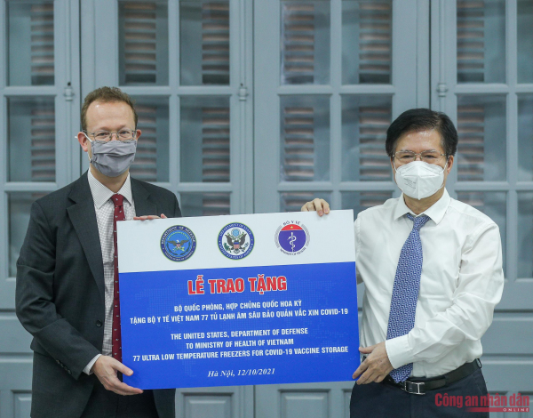 Mỹ trao tặng tủ lạnh âm sâu cho Việt Nam -6
