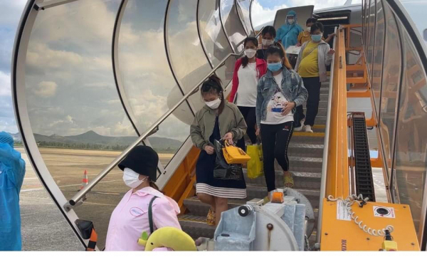Đà Nẵng và Quảng Ngãi tiếp tục tổ chức đón hàng nghìn người dân từ các tỉnh phía Nam hồi hương tránh dịch -0